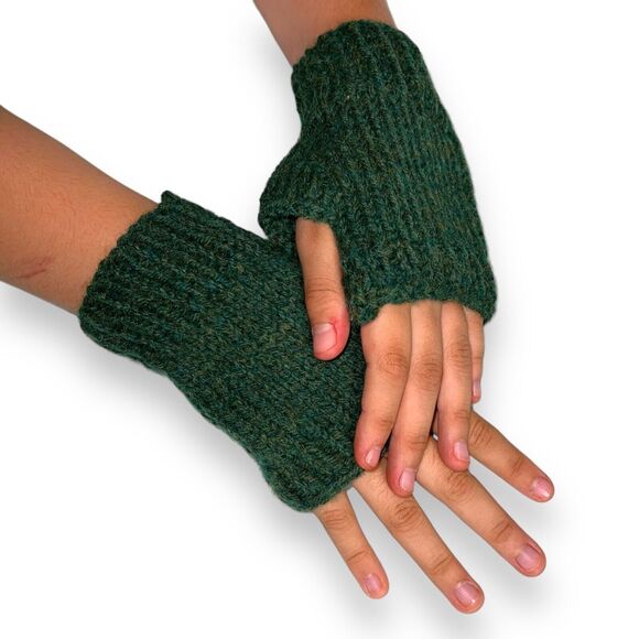 Womens Handcrafted Fingerless Glove Knit Solid Green Lightweight OS - Picture 1 of 8